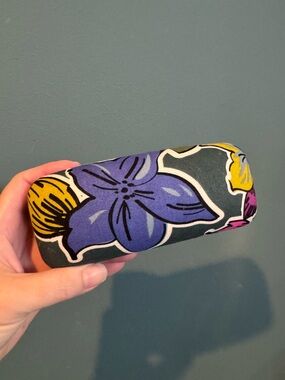 VERA BRADLEY Floral Hard Sided Clamshell EYE GLASS CASE